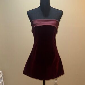 Chic Strapless Wine Dress
